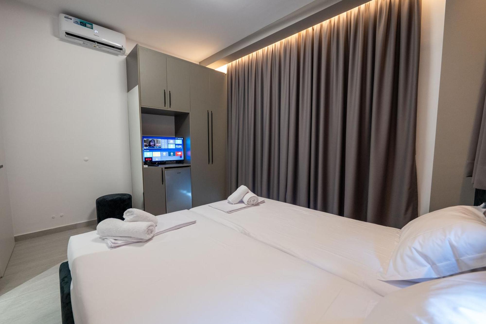 Euphoria Apartments Sarandë Esterno foto