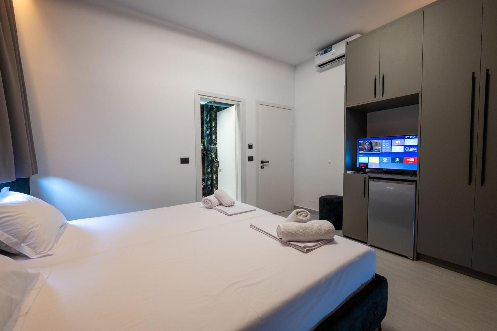 Euphoria Apartments Sarandë Esterno foto
