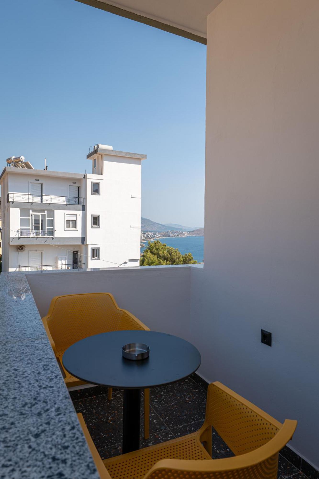 Euphoria Apartments Sarandë Esterno foto