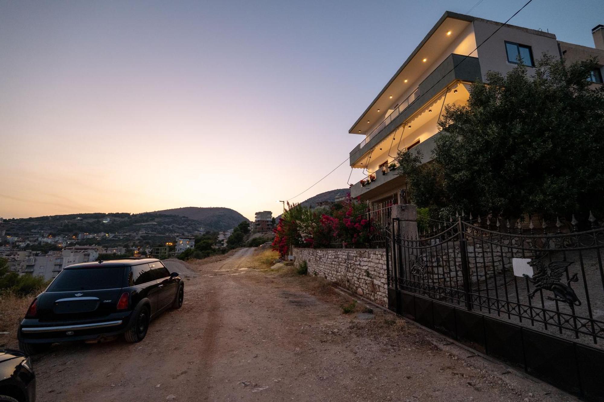 Euphoria Apartments Sarandë Esterno foto