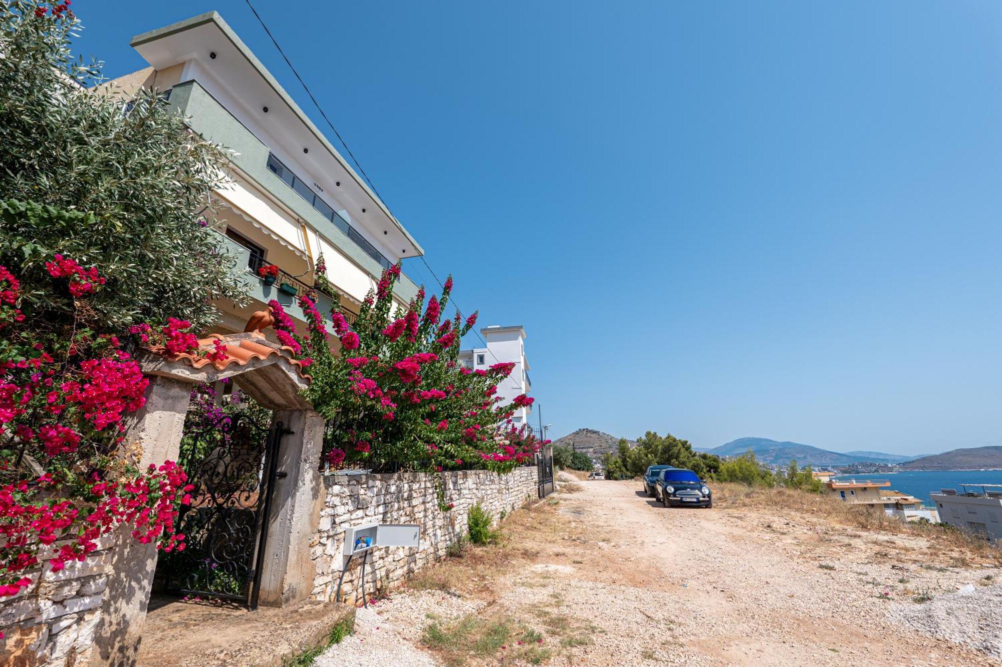 Euphoria Apartments Sarandë Esterno foto