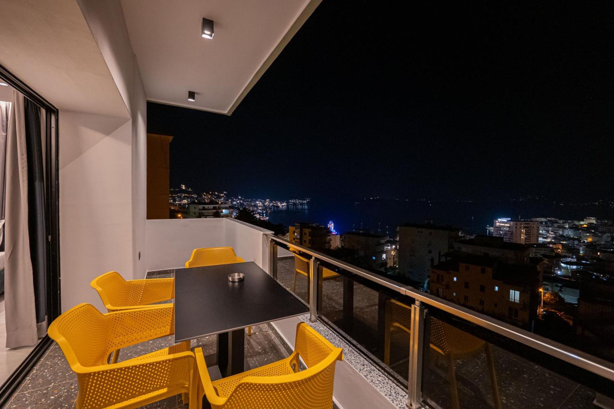 Euphoria Apartments Sarandë Esterno foto