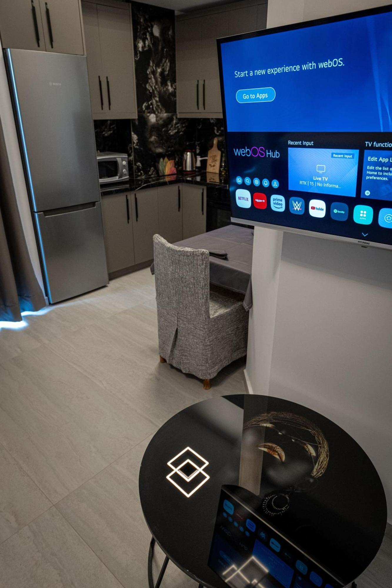 Euphoria Apartments Sarandë Esterno foto
