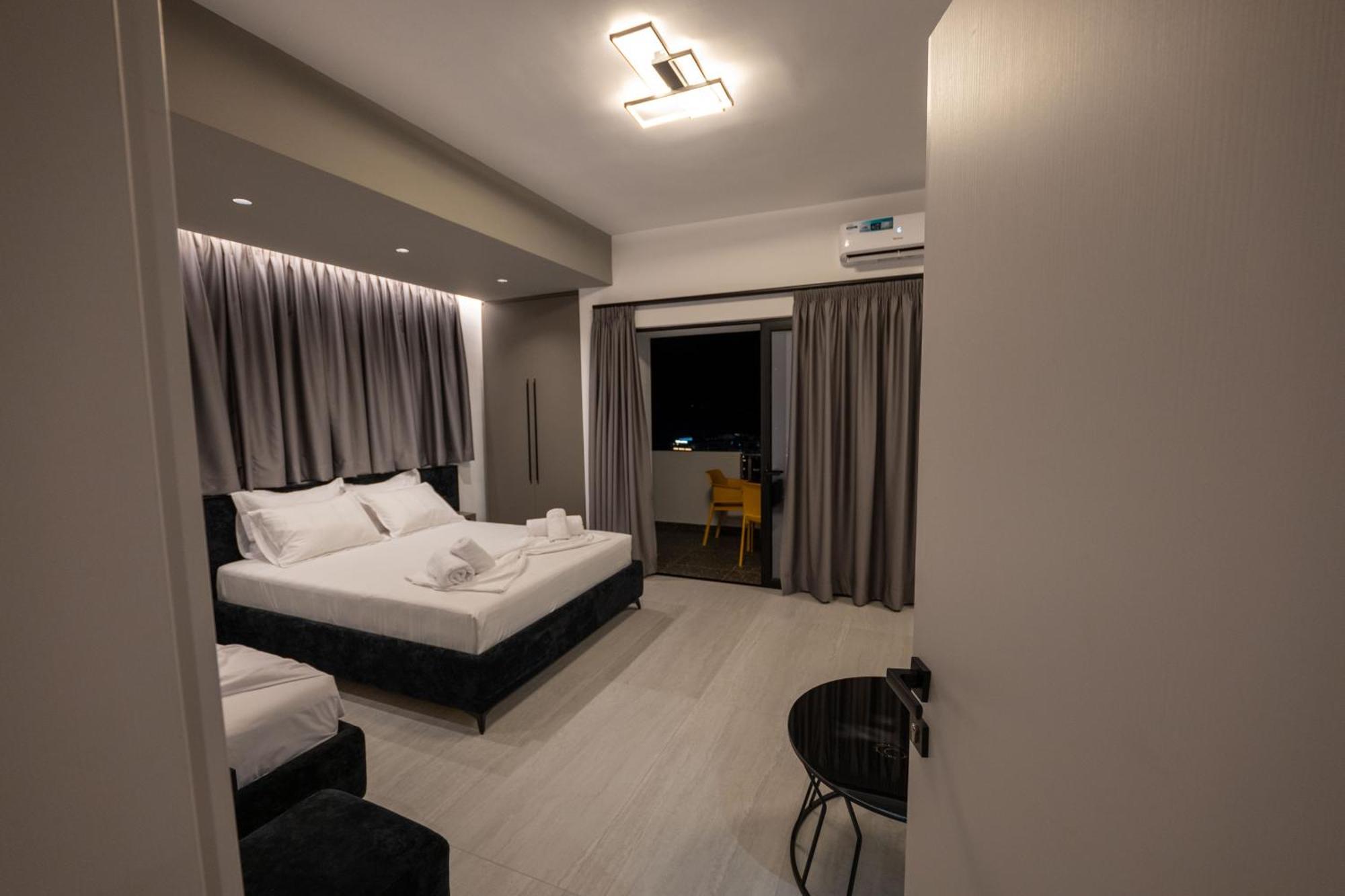 Euphoria Apartments Sarandë Esterno foto