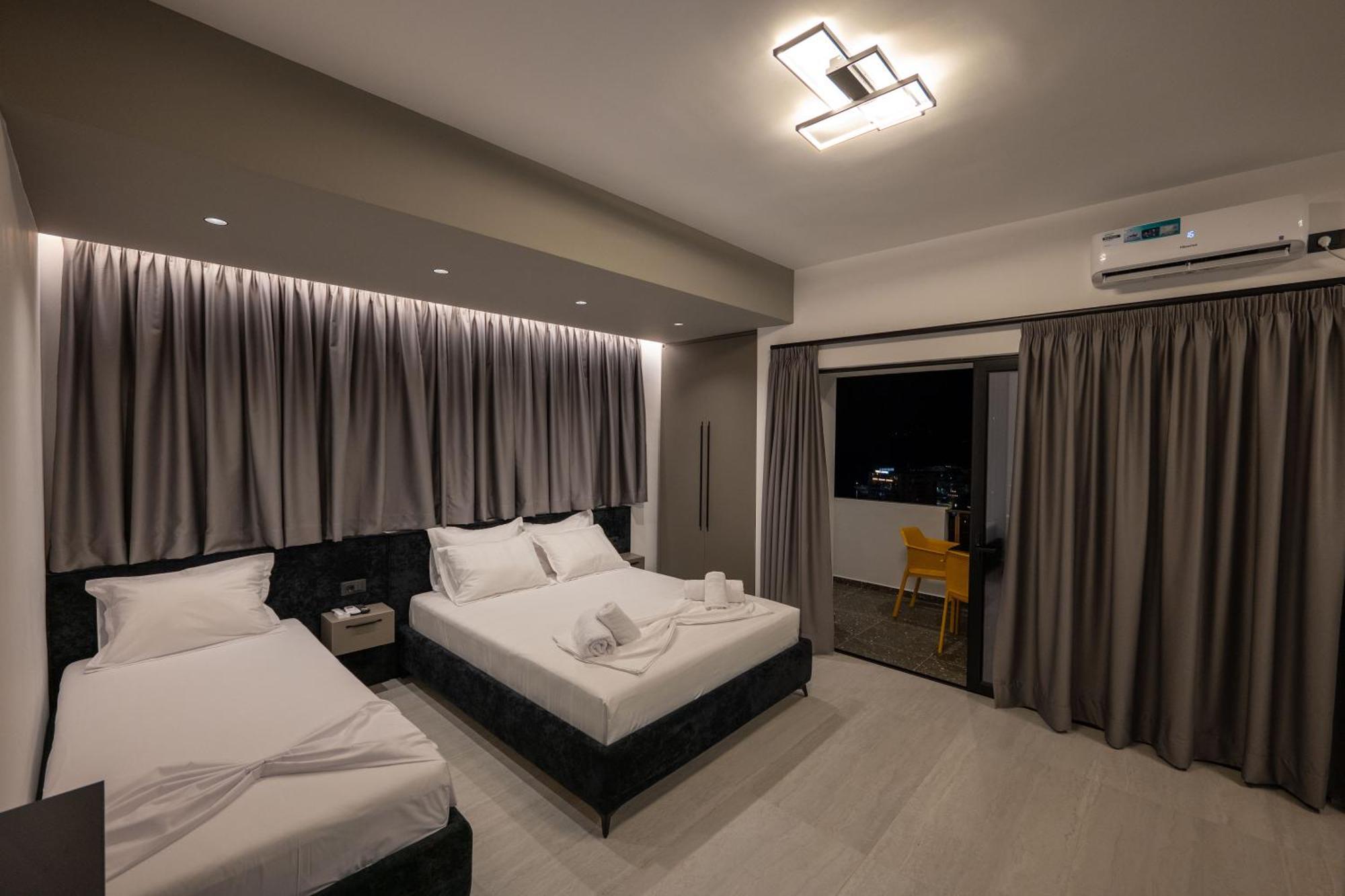 Euphoria Apartments Sarandë Esterno foto